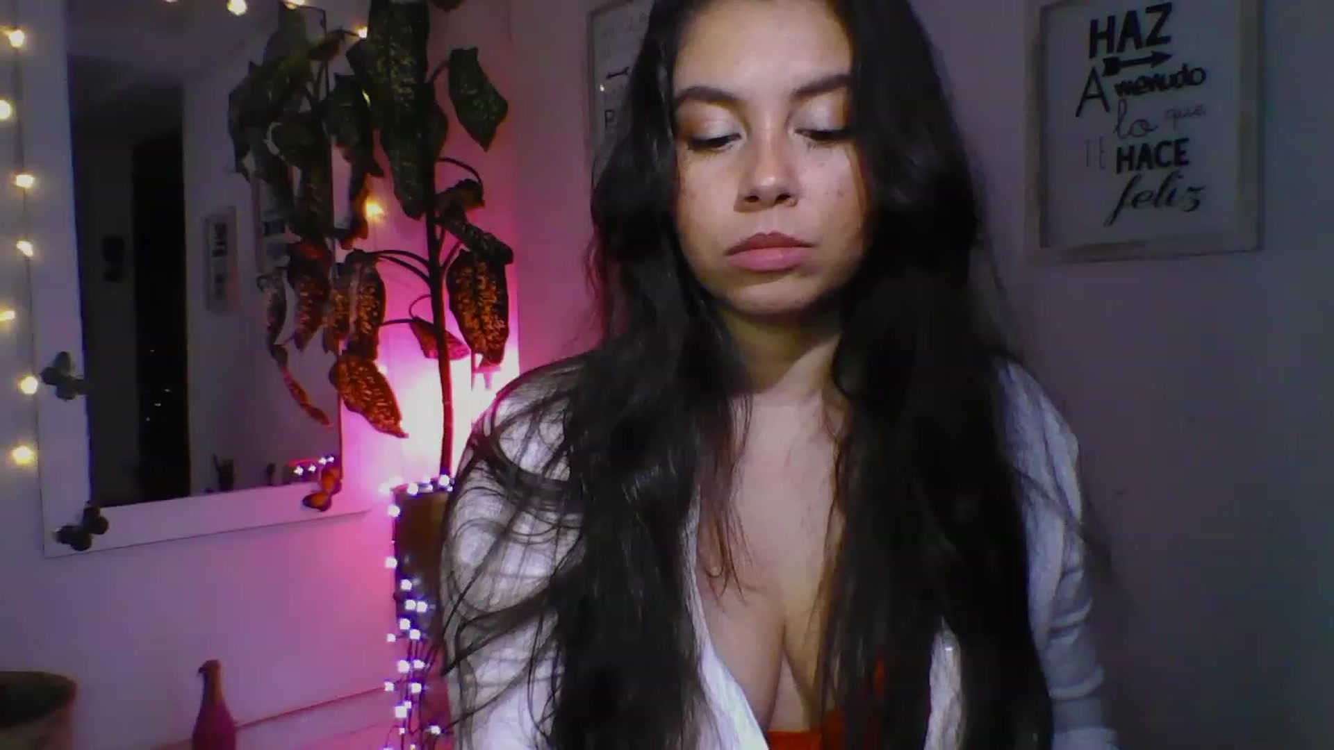 Gallery image thumbnail from Natha_Jones's myfreecams stream on, 03/31/2023, 01:32 image 4 of 20