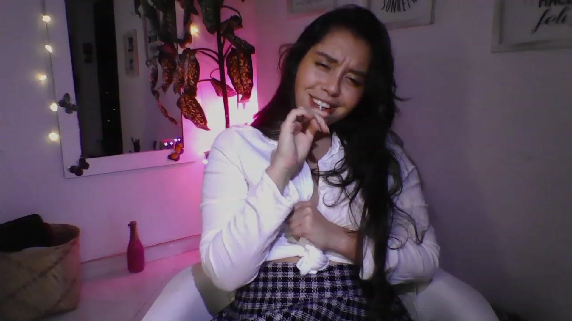 Gallery image thumbnail from Natha_Jones's myfreecams stream on, 03/31/2023, 02:20 image 12 of 20