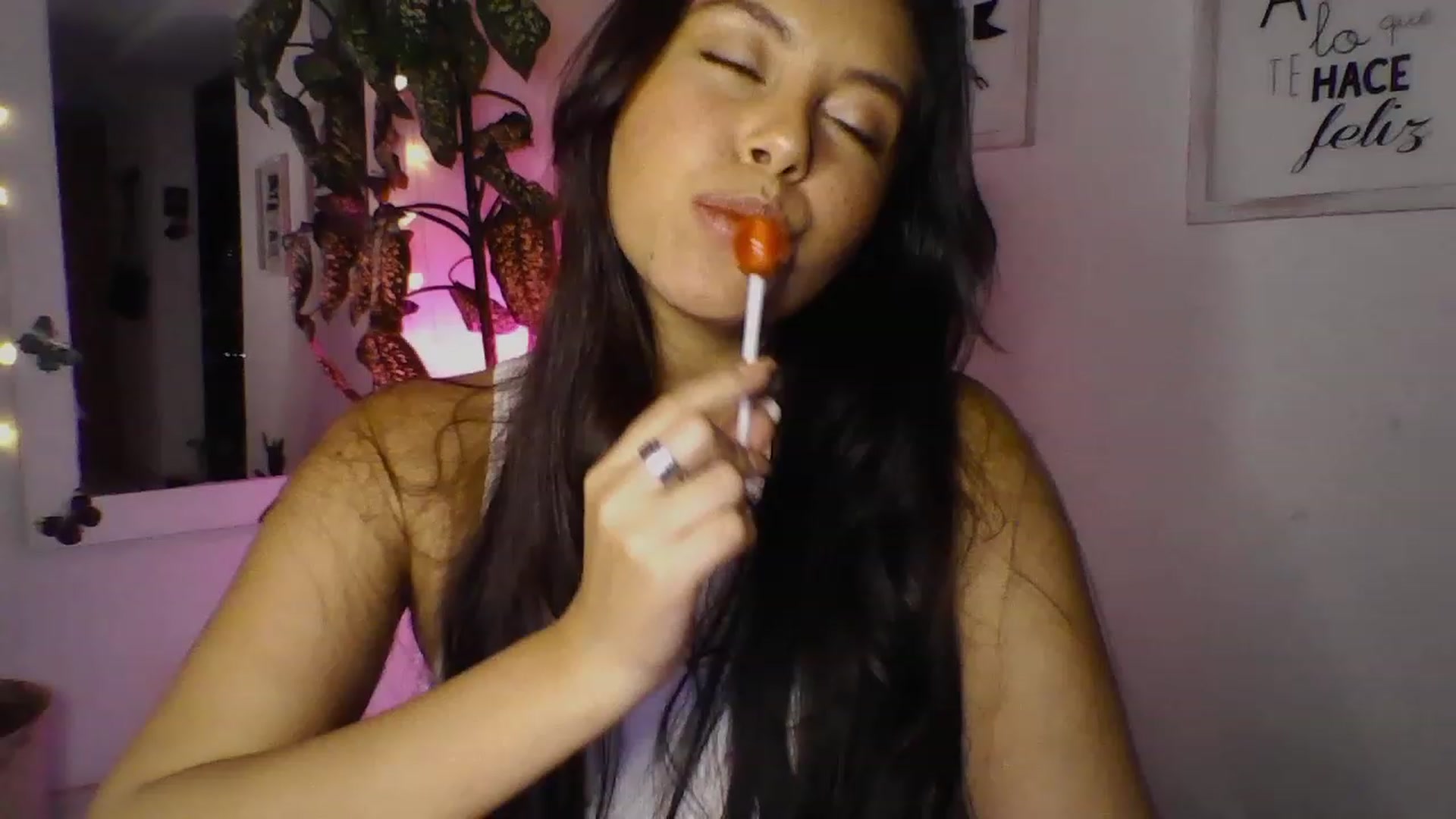Gallery image thumbnail from Natha_Jones's myfreecams stream on, 04/01/2023, 24:01 image 11 of 20