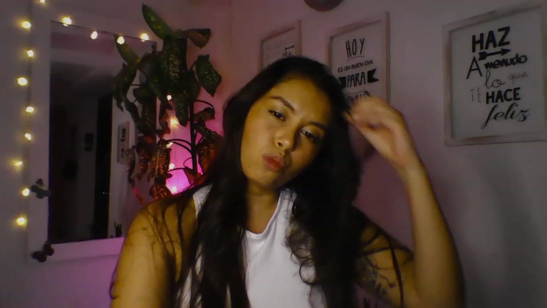 Gallery image thumbnail from Natha_Jones's myfreecams stream on, 04/01/2023, 24:24 image 13 of 20