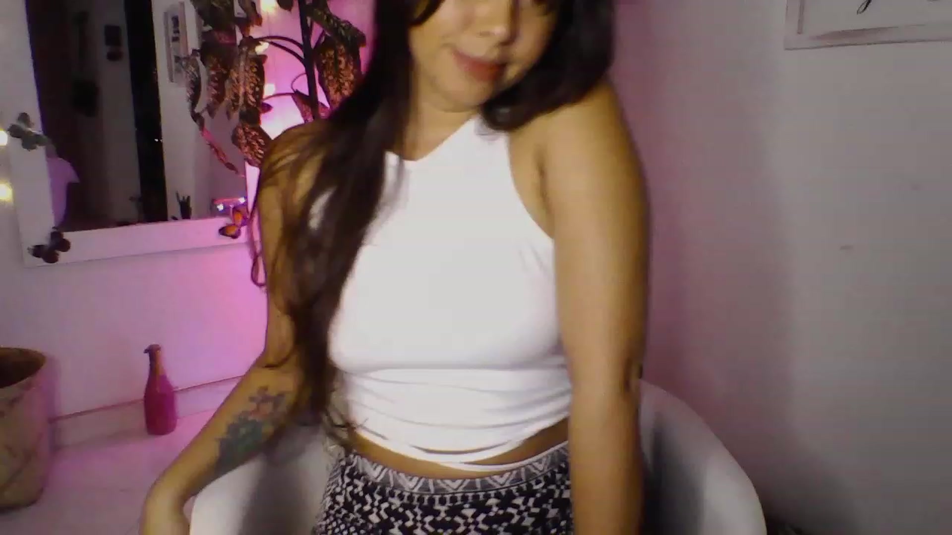 Gallery image thumbnail from Natha_Jones's myfreecams stream on, 04/01/2023, 24:24 image 10 of 20