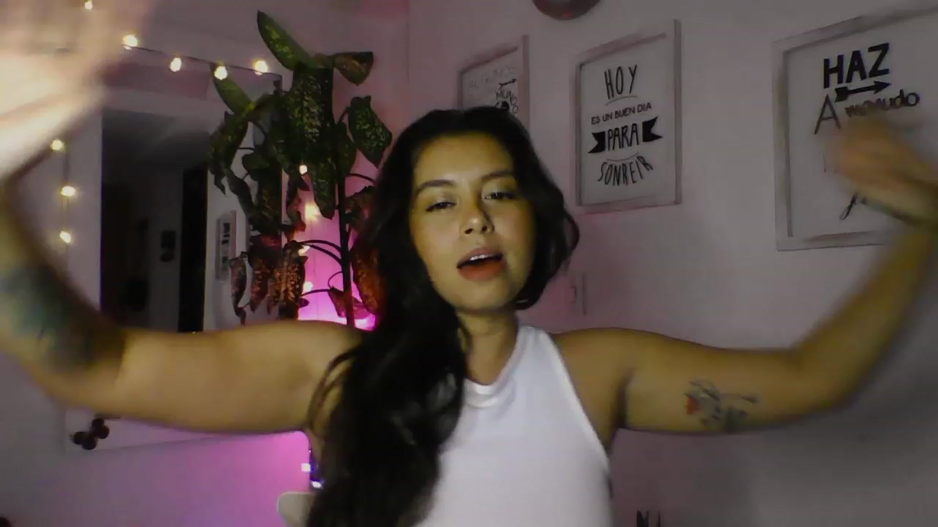Gallery image thumbnail from Natha_Jones's myfreecams stream on, 04/01/2023, 24:24 image 15 of 20