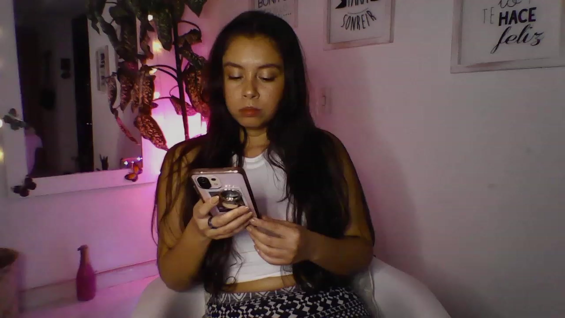 Gallery image thumbnail from Natha_Jones's myfreecams stream on, 04/01/2023, 24:24 image 5 of 20