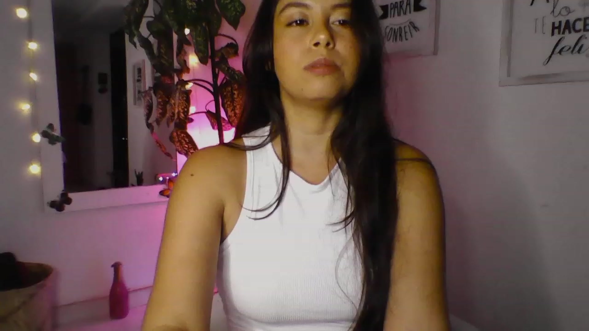 Gallery image thumbnail from Natha_Jones's myfreecams stream on, 04/01/2023, 24:24 image 8 of 20