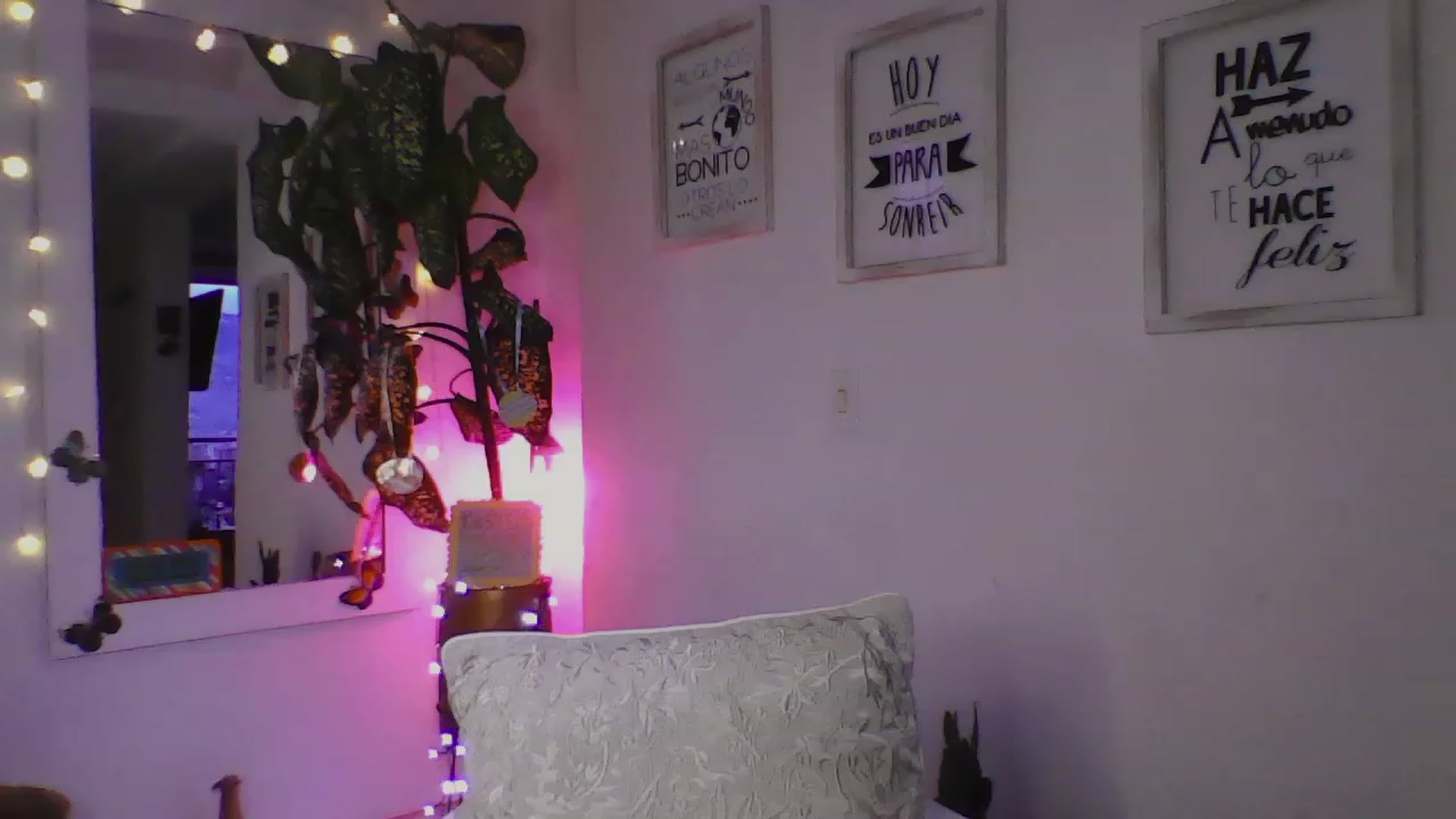 Gallery image thumbnail from Natha_Jones's myfreecams stream on, 04/06/2023, 23:06 image 18 of 20