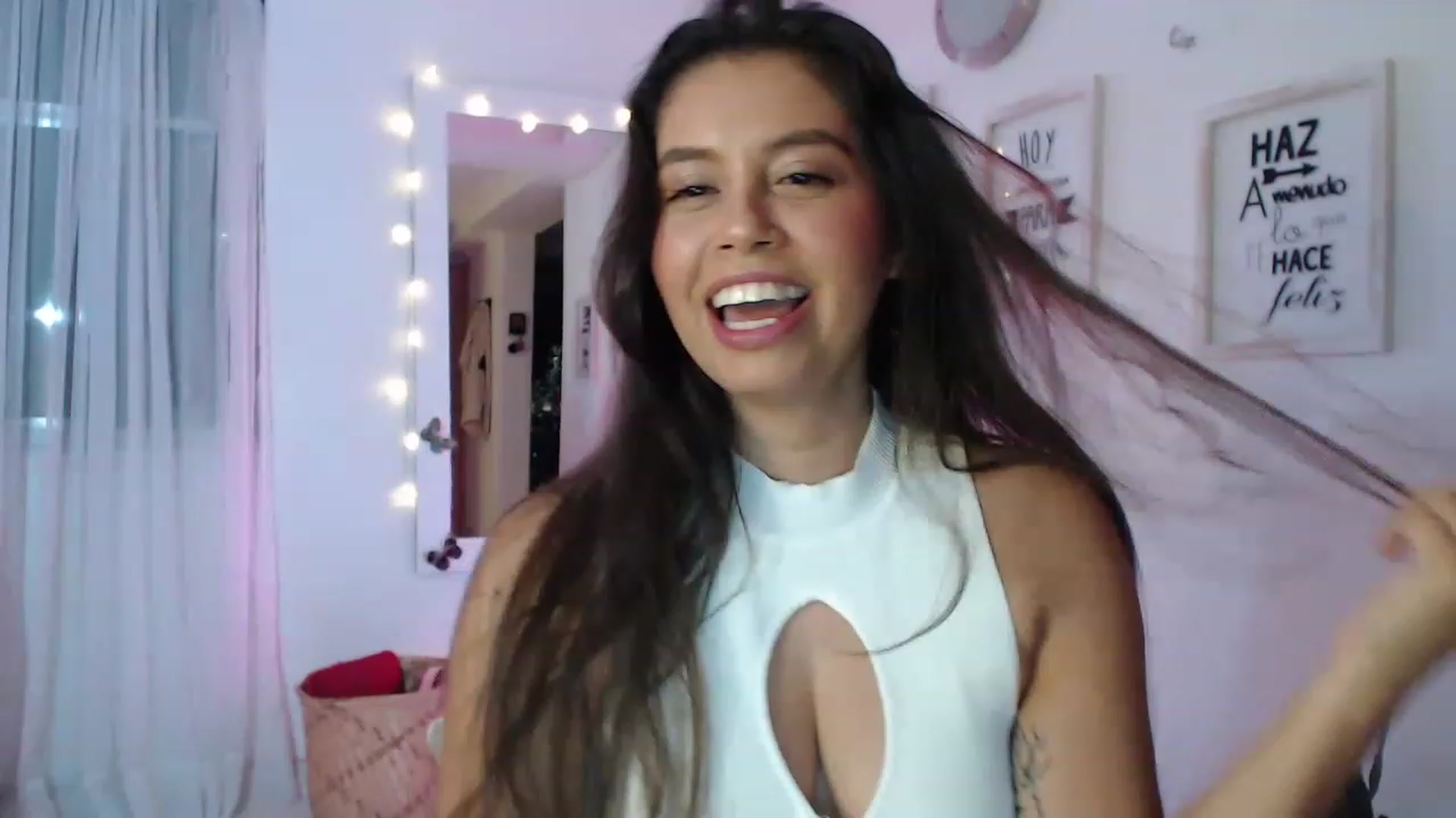 Gallery image thumbnail from Natha_Jones's myfreecams stream on, 04/29/2023, 03:33 image 13 of 20