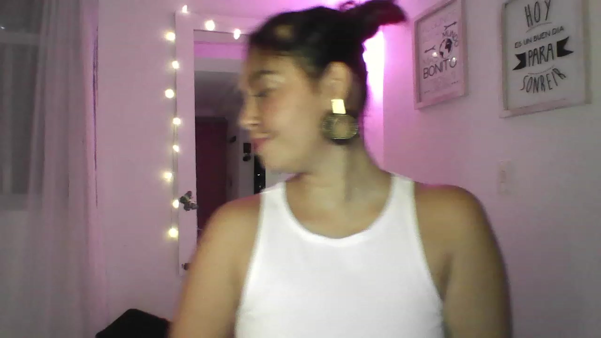 Gallery image thumbnail from Natha_Jones's myfreecams stream on, 05/07/2023, 24:31 image 5 of 20