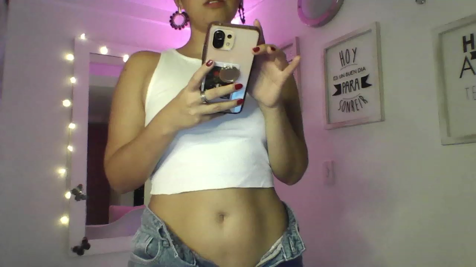 Gallery image thumbnail from Natha_Jones's myfreecams stream on, 05/07/2023, 24:31 image 15 of 20