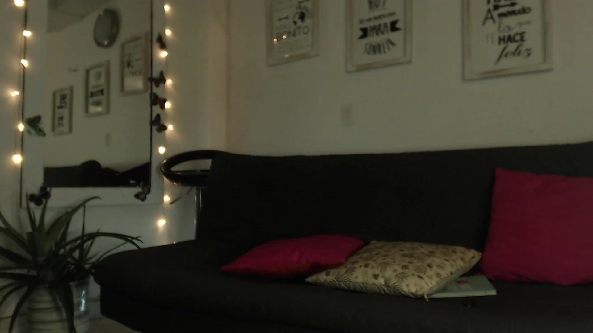 Gallery image thumbnail from Natha_Jones's myfreecams stream on, 08/03/2023, 24:12 image 7 of 20