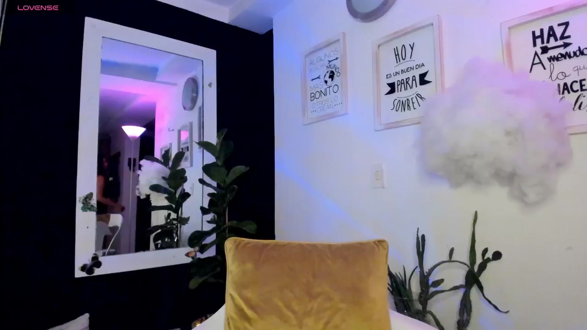 Gallery image thumbnail from Natha_Jones's myfreecams stream on, 05/19/2024, 02:48 image 2 of 20