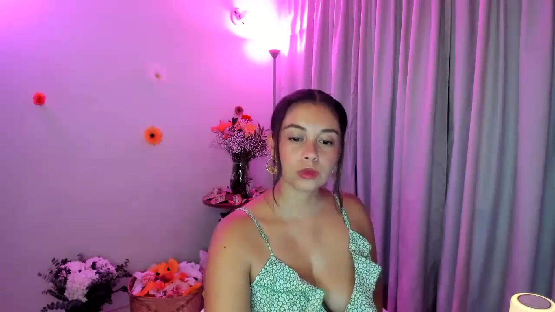 Gallery image thumbnail from Natha_Jones's myfreecams stream on, 08/04/2024, 24:01 image 3 of 20