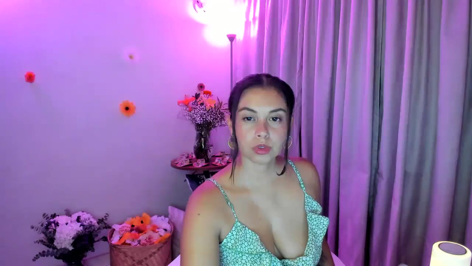 Gallery image thumbnail from Natha_Jones's myfreecams stream on, 08/04/2024, 24:01 image 18 of 20
