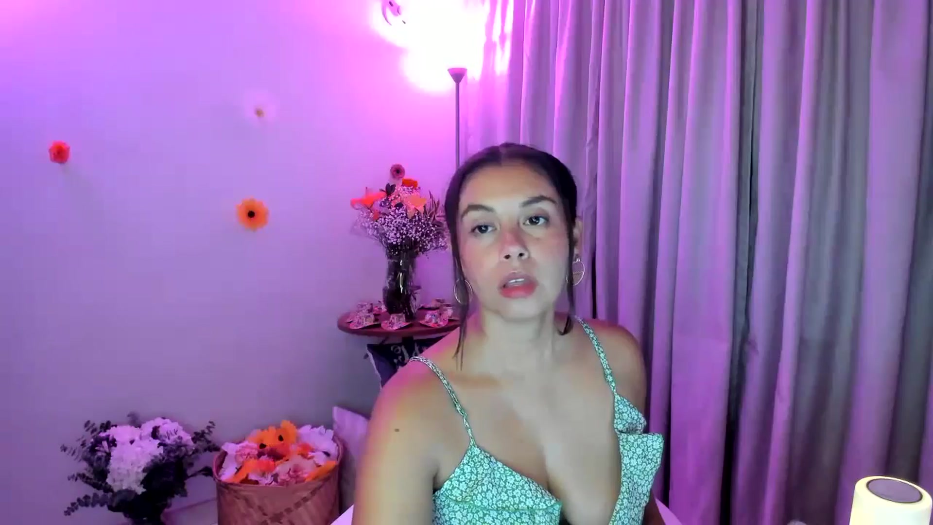 Gallery image thumbnail from Natha_Jones's myfreecams stream on, 08/04/2024, 24:01 image 17 of 20