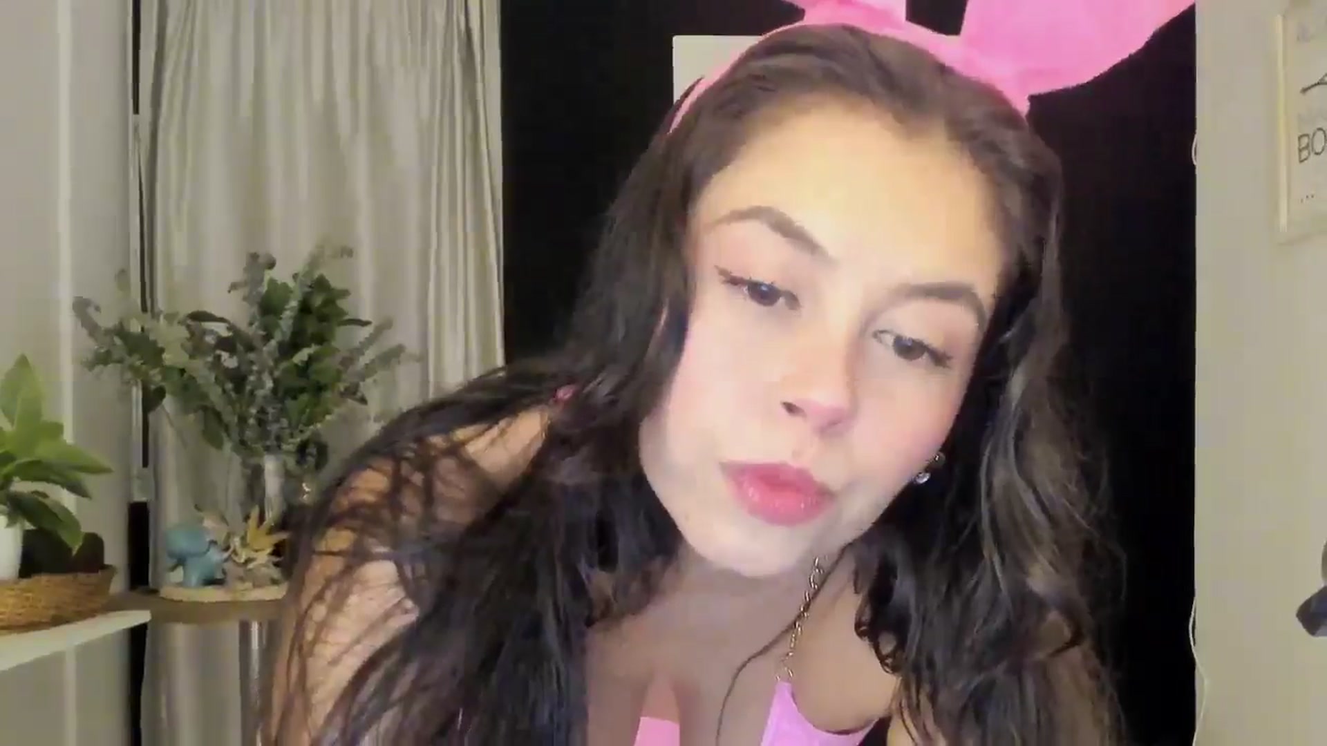 Gallery image thumbnail from Natha_Jones's myfreecams stream on, 10/12/2025, 24:00 image 6 of 20
