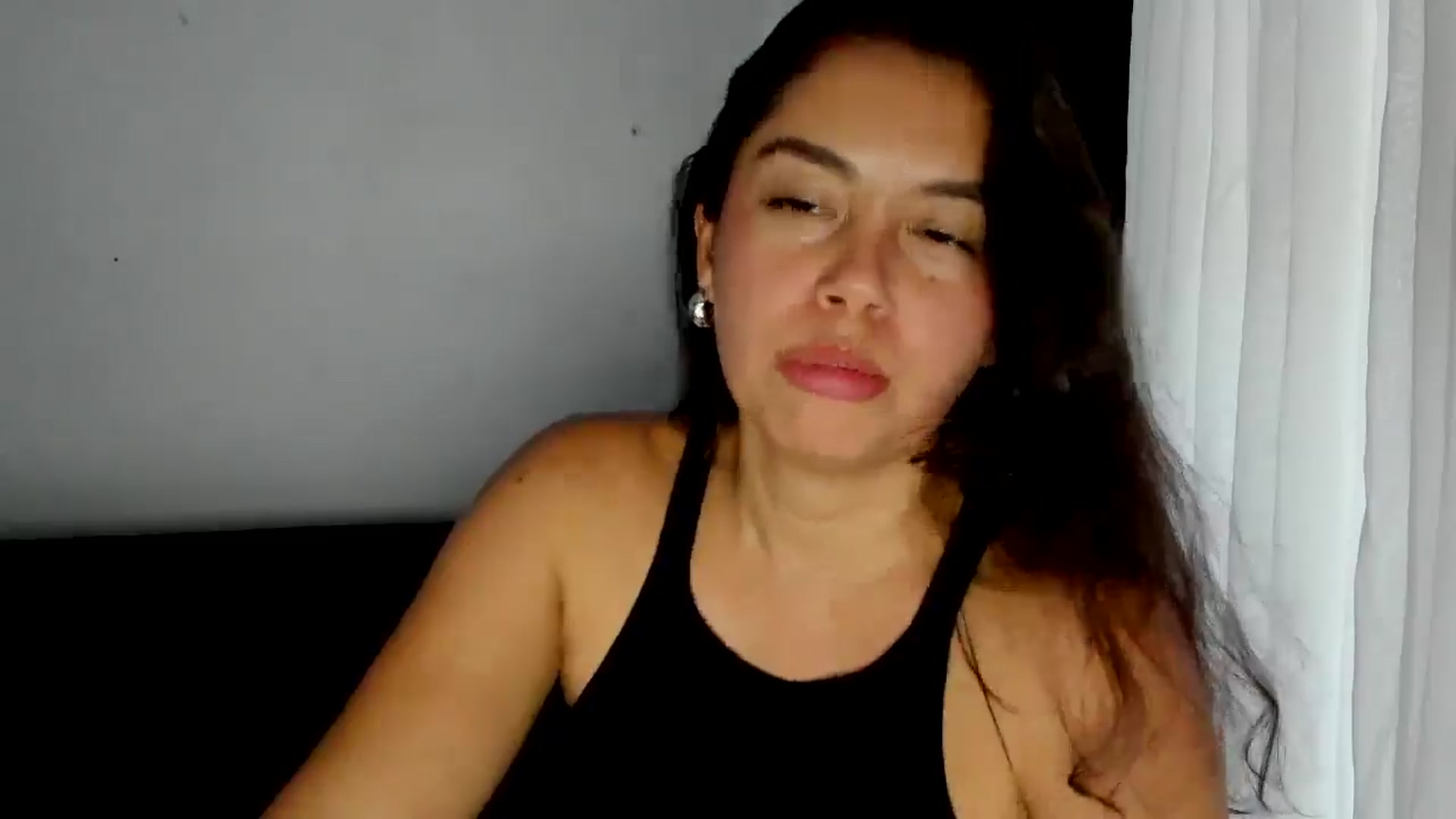 Gallery image thumbnail from Natha_Jones's myfreecams stream on, 04/15/2026, 23:17 image 17 of 20