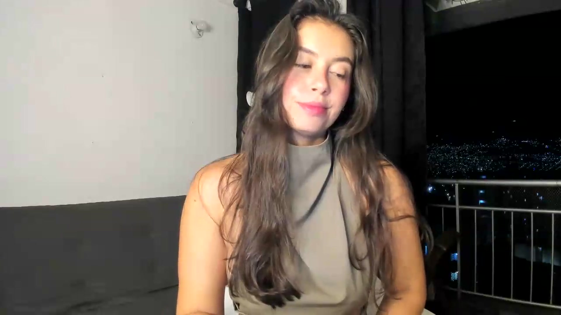 Gallery image thumbnail from Natha_Jones's myfreecams stream on, 07/11/2026, 02:47 image 6 of 20