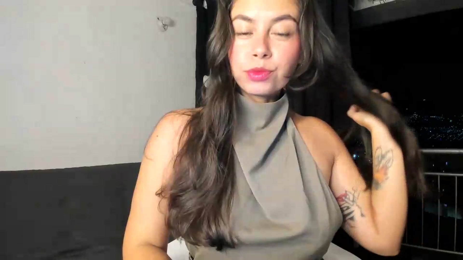 Gallery image thumbnail from Natha_Jones's myfreecams stream on, 07/11/2026, 02:47 image 12 of 20