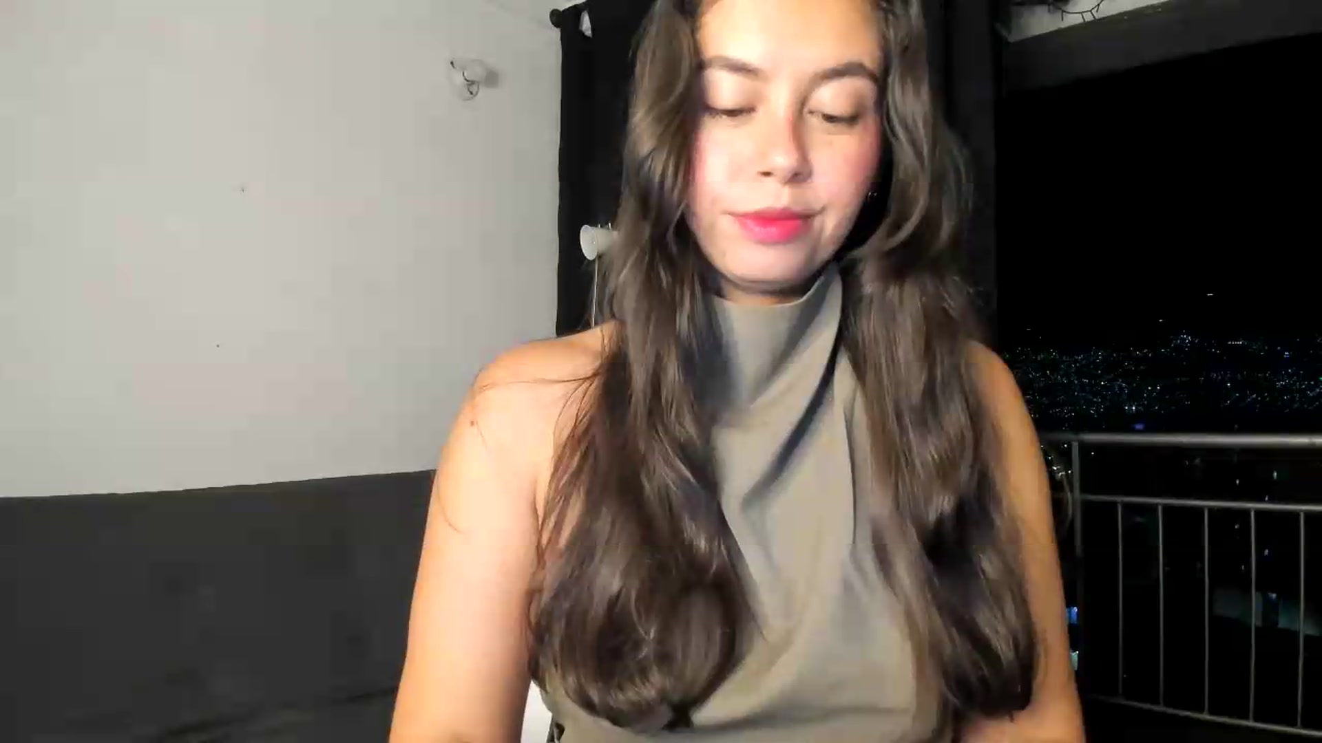 Gallery image thumbnail from Natha_Jones's myfreecams stream on, 07/11/2026, 02:47 image 15 of 20