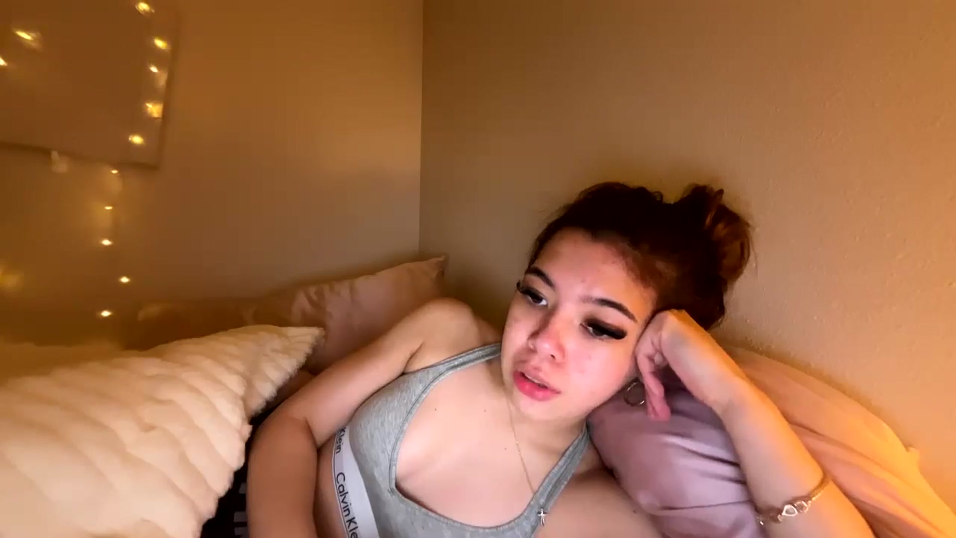 Gallery image thumbnail from Natpeach's myfreecams stream on, 12/09/2025, 07:34 image 9 of 20