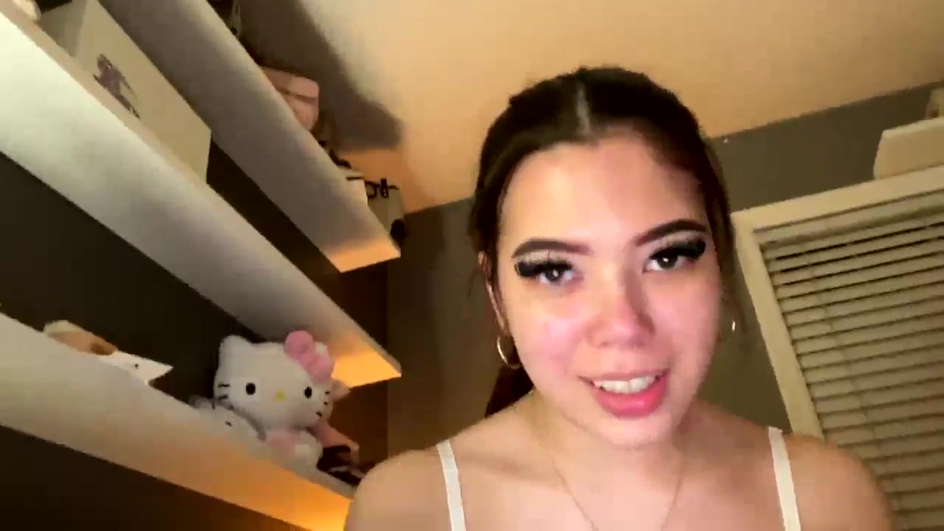 Gallery image thumbnail from Natpeach's myfreecams stream on, 12/11/2025, 09:44 image 5 of 20