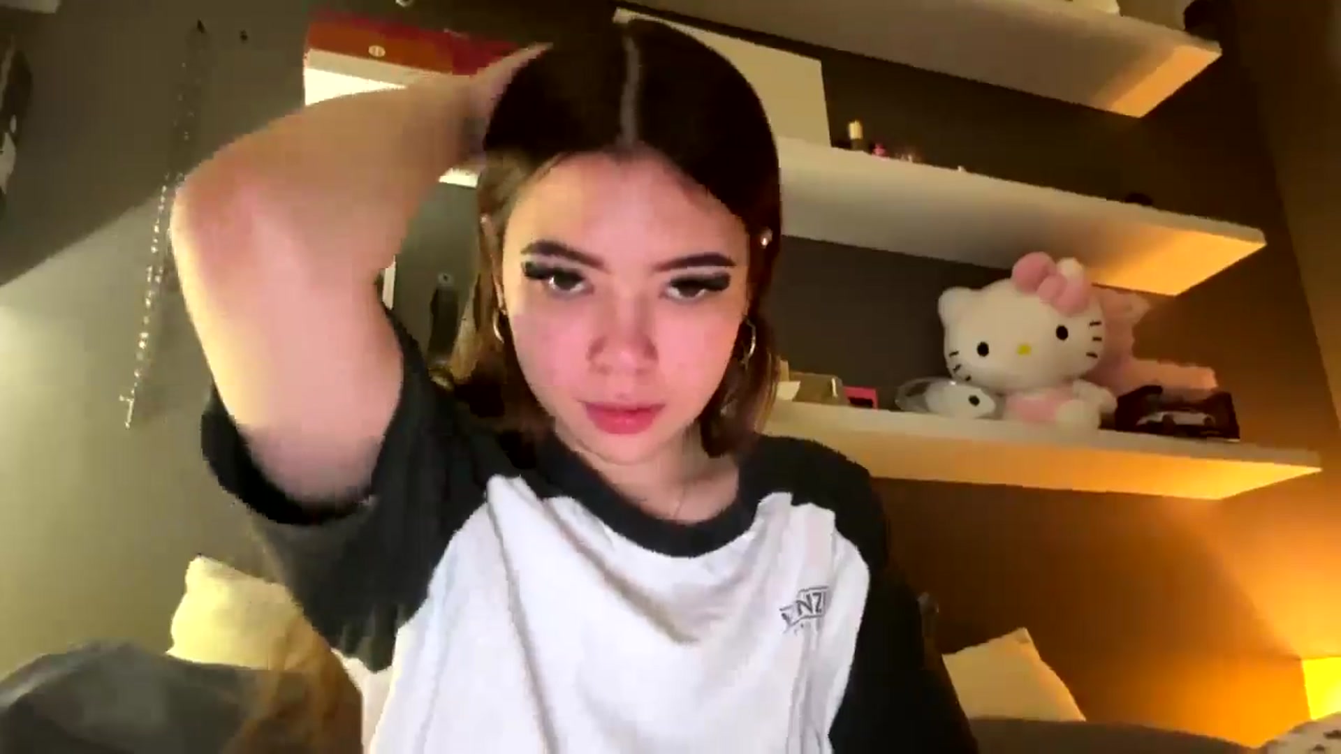 Gallery image thumbnail from Natpeach's myfreecams stream on, 12/11/2025, 09:44 image 7 of 20