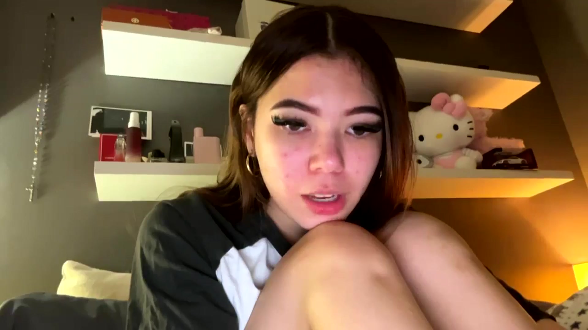 Gallery image thumbnail from Natpeach's myfreecams stream on, 12/11/2025, 09:44 image 10 of 20