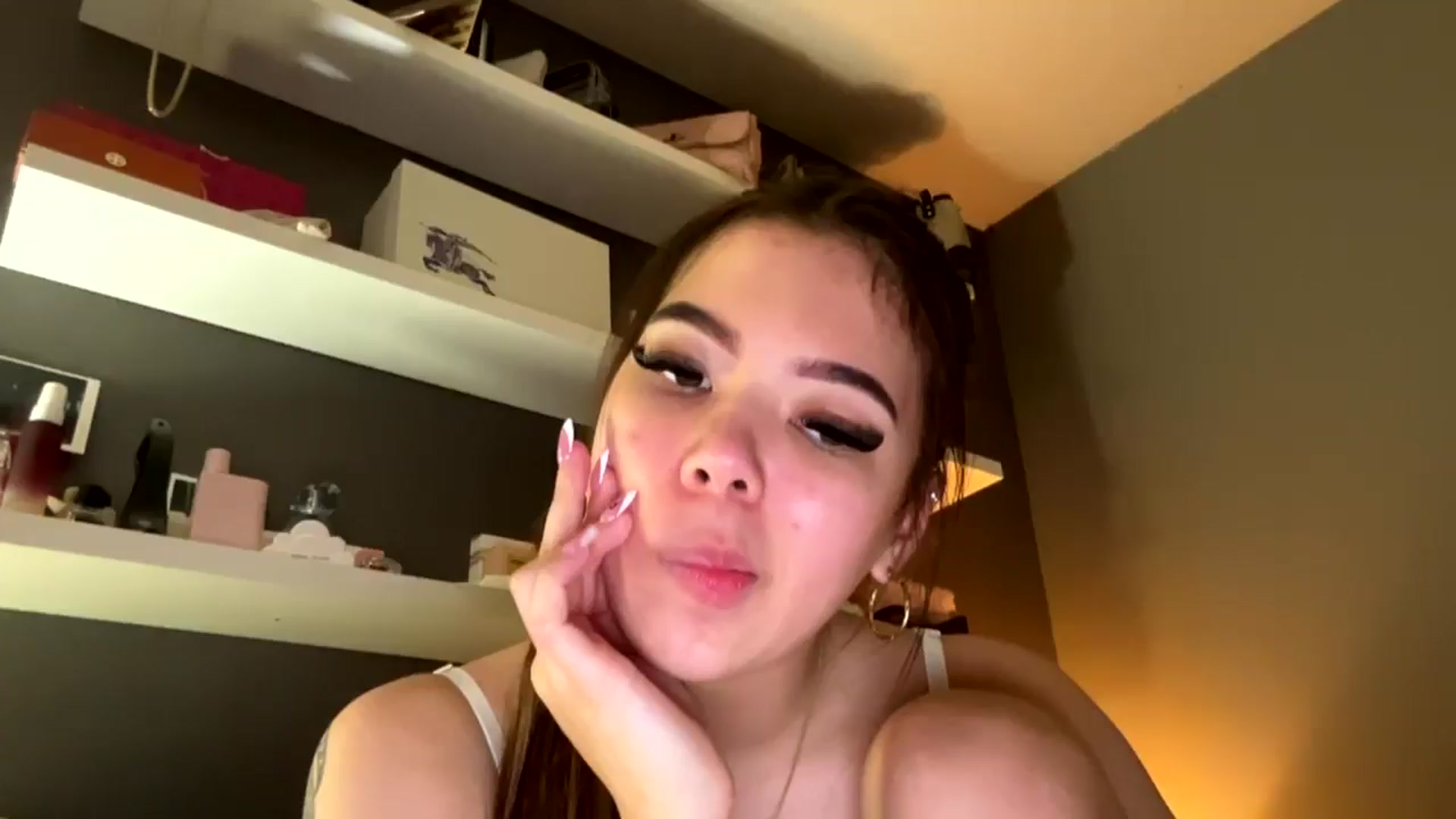 Gallery image thumbnail from Natpeach's myfreecams stream on, 12/11/2025, 09:44 image 1 of 20