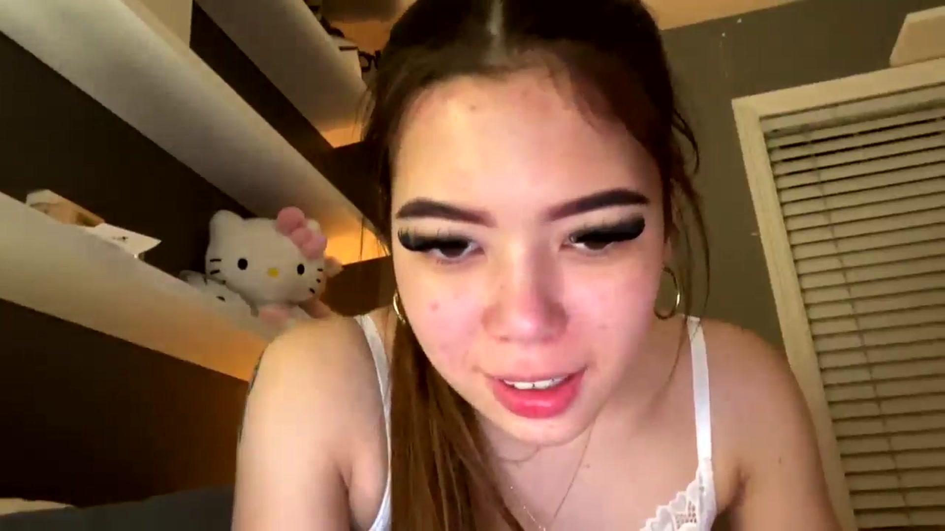 Gallery image thumbnail from Natpeach's myfreecams stream on, 12/11/2025, 09:44 image 4 of 20