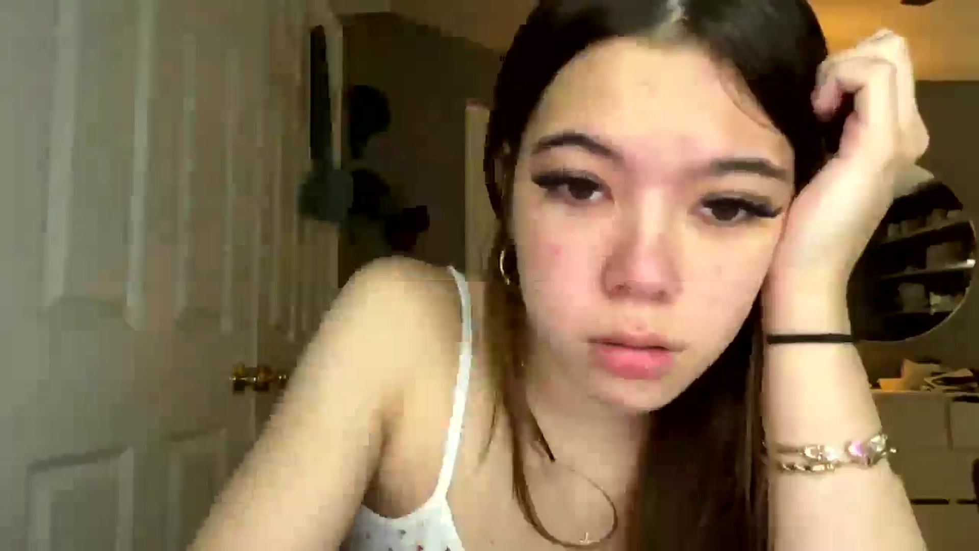 Gallery image thumbnail from Natpeach's myfreecams stream on, 12/17/2025, 07:54 image 10 of 20