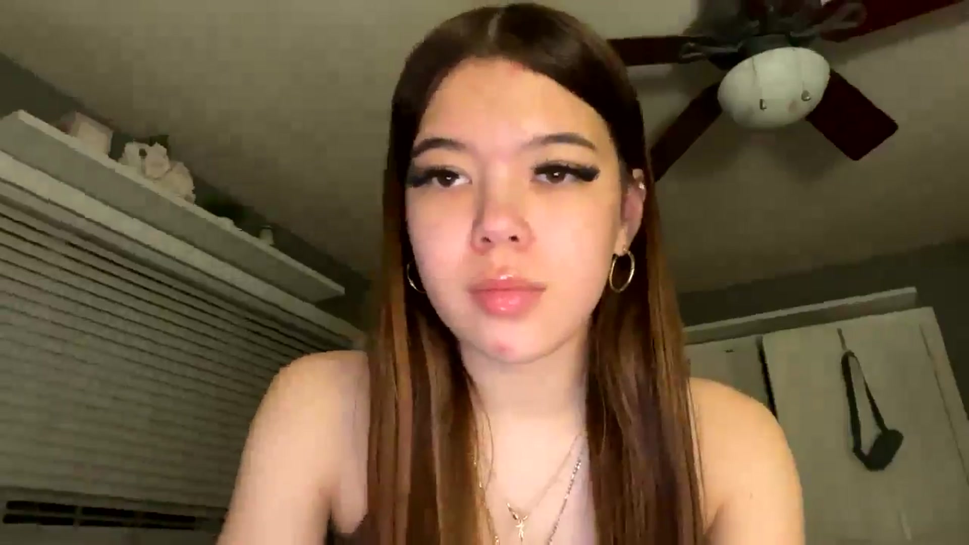 Gallery image thumbnail from Natpeach's myfreecams stream on, 12/18/2025, 09:41 image 18 of 20