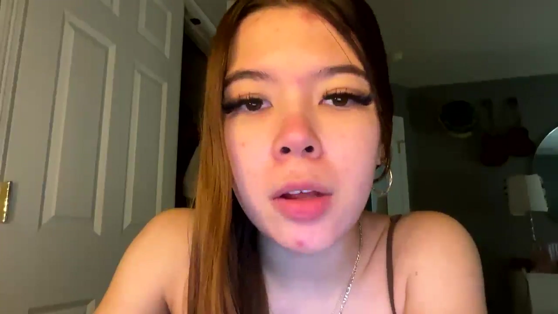 Gallery image thumbnail from Natpeach's myfreecams stream on, 12/18/2025, 09:41 image 10 of 20