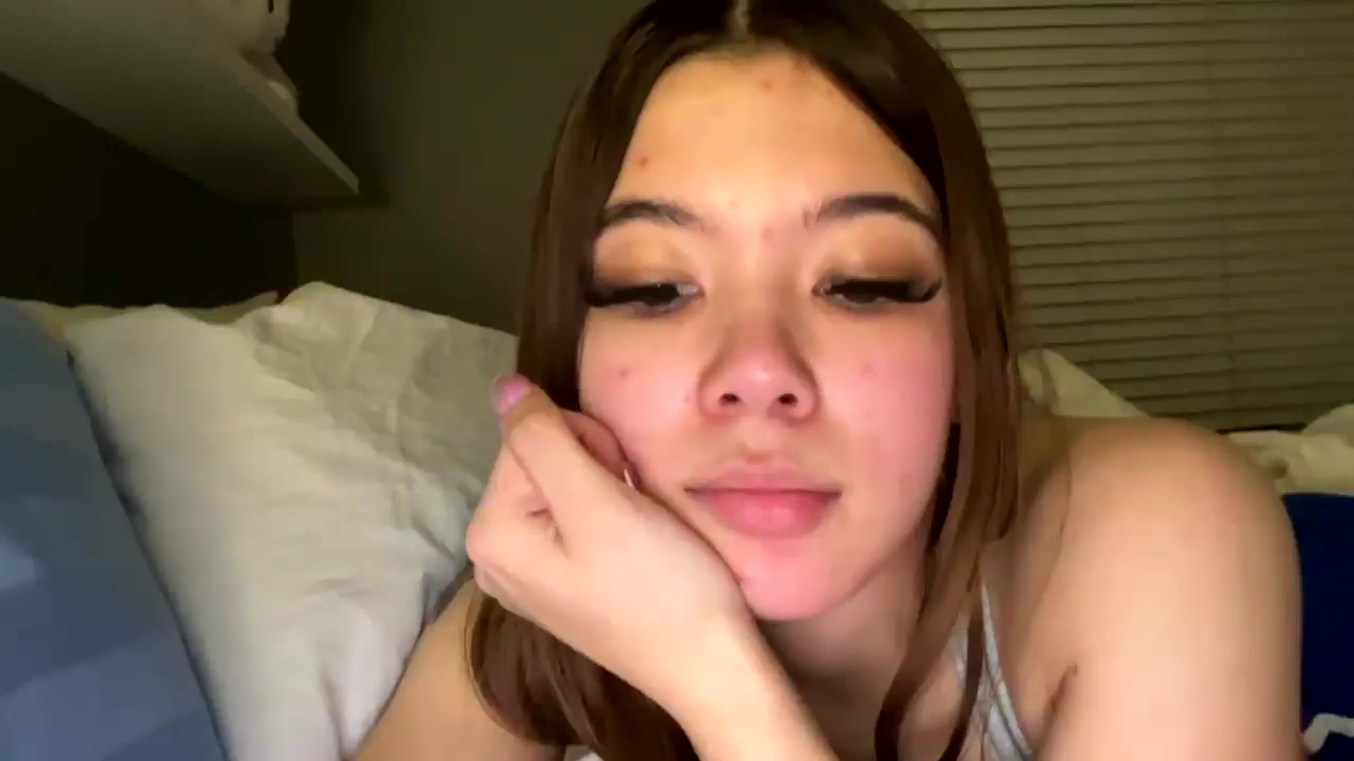 Gallery image thumbnail from Natpeach's myfreecams stream on, 12/22/2025, 06:02 image 1 of 20