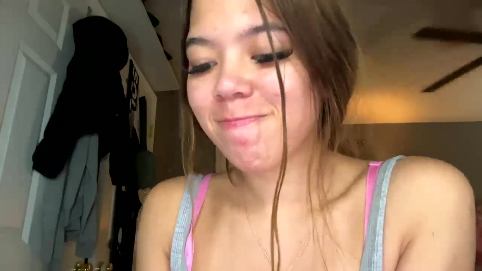 Gallery image thumbnail from Natpeach's myfreecams stream on, 03/18/2026, 05:09 image 6 of 20