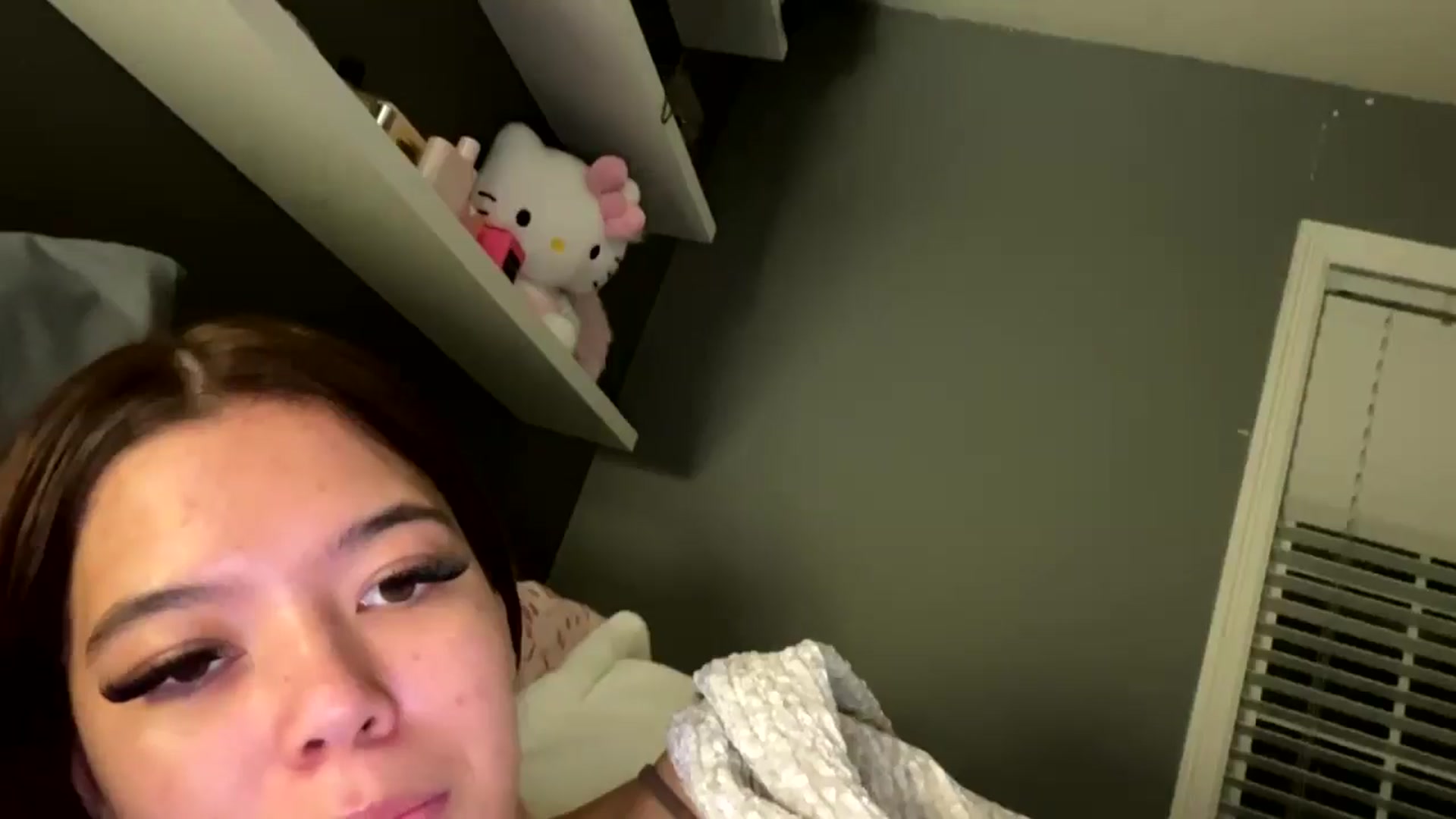 Gallery image thumbnail from Natpeach's myfreecams stream on, 03/18/2026, 08:45 image 13 of 20