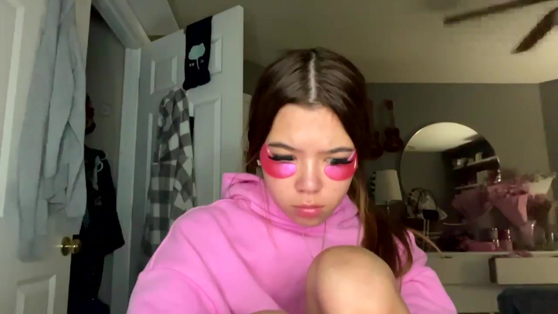 Gallery image thumbnail from Natpeach's myfreecams stream on, 03/19/2026, 06:32 image 14 of 20