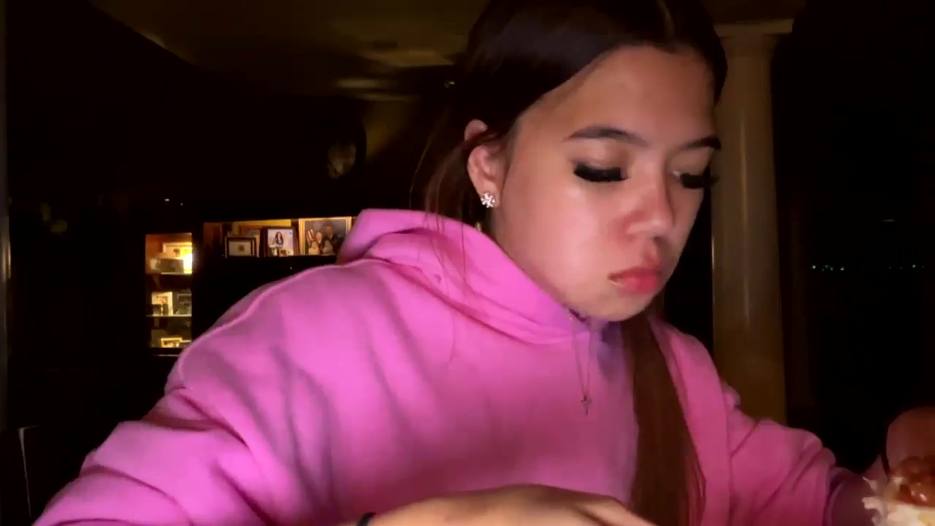 Gallery image thumbnail from Natpeach's myfreecams stream on, 03/19/2026, 06:32 image 20 of 20