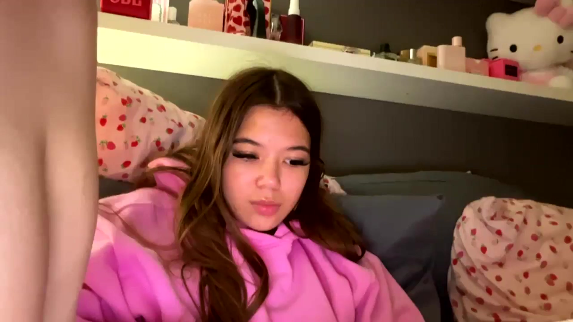 Gallery image thumbnail from Natpeach's myfreecams stream on, 03/19/2026, 08:59 image 14 of 20