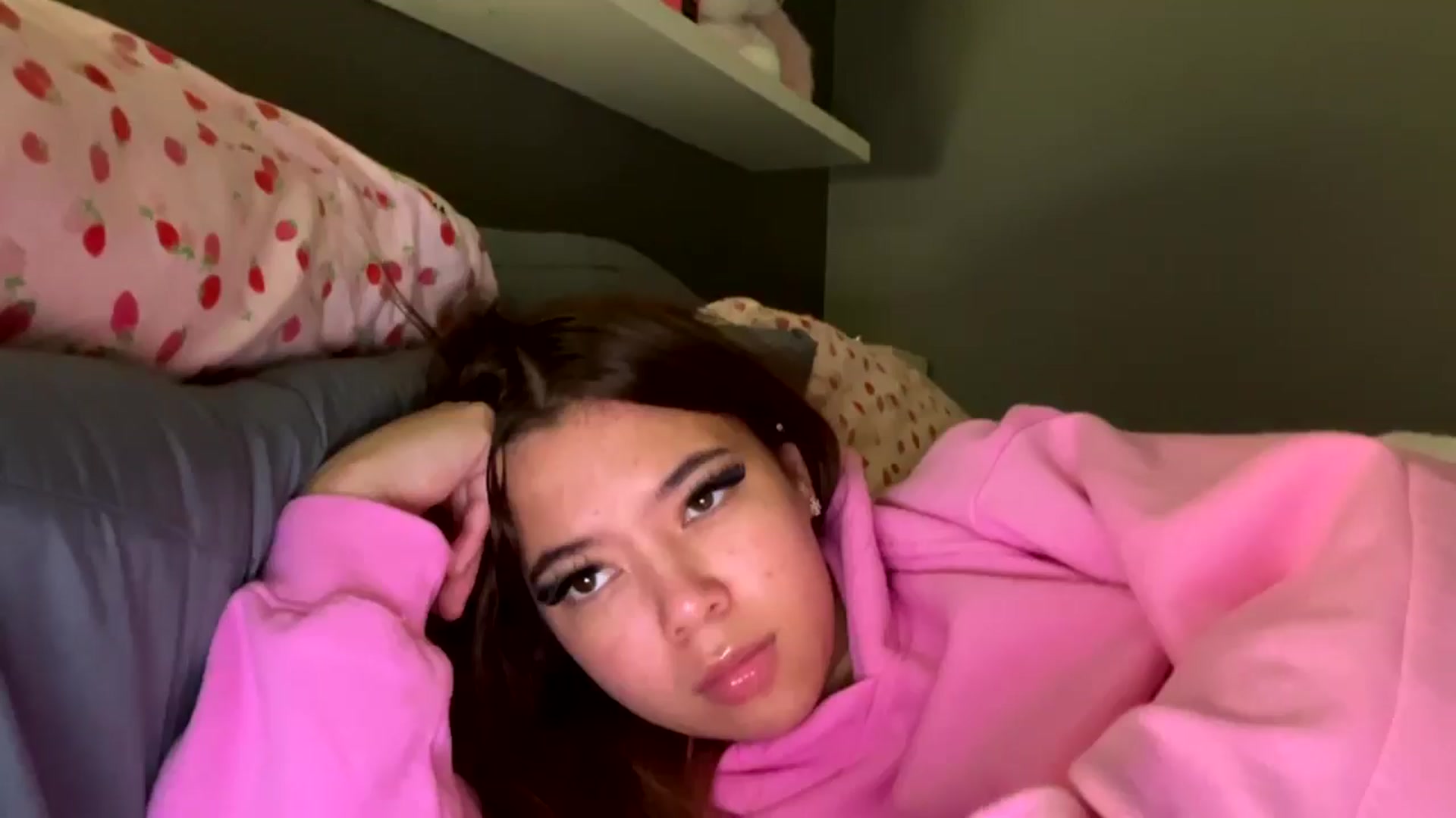 Gallery image thumbnail from Natpeach's myfreecams stream on, 03/19/2026, 08:59 image 18 of 20