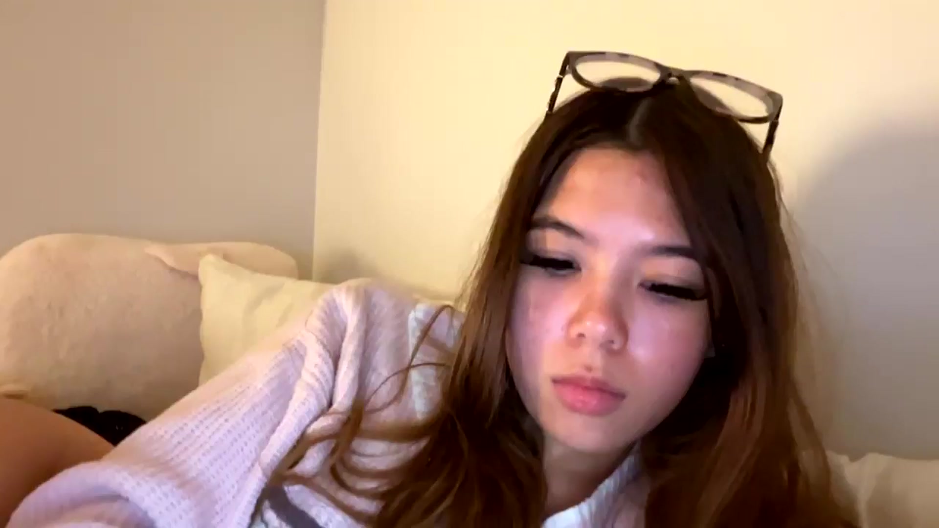 Gallery image thumbnail from Natpeach's myfreecams stream on, 04/12/2026, 06:20 image 8 of 20