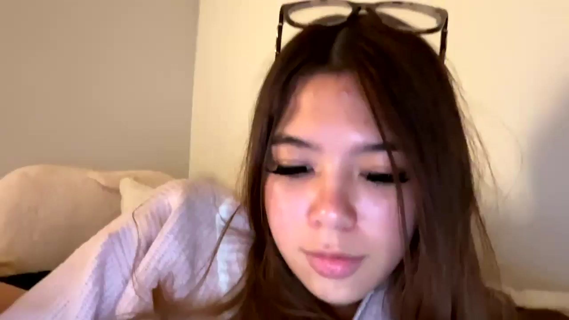 Gallery image thumbnail from Natpeach's myfreecams stream on, 04/12/2026, 06:20 image 1 of 20