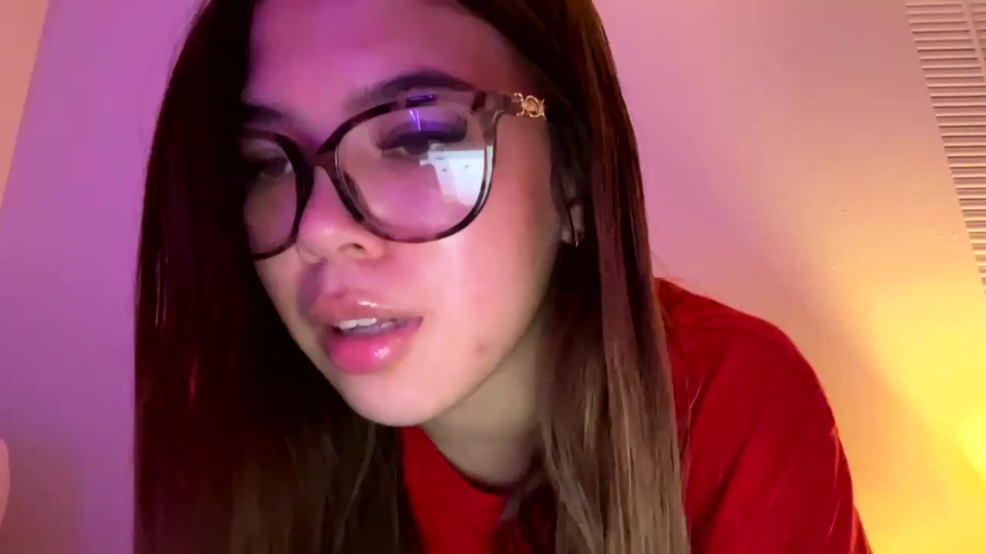 Gallery image thumbnail from Natpeach's myfreecams stream on, 04/14/2026, 06:38 image 13 of 20
