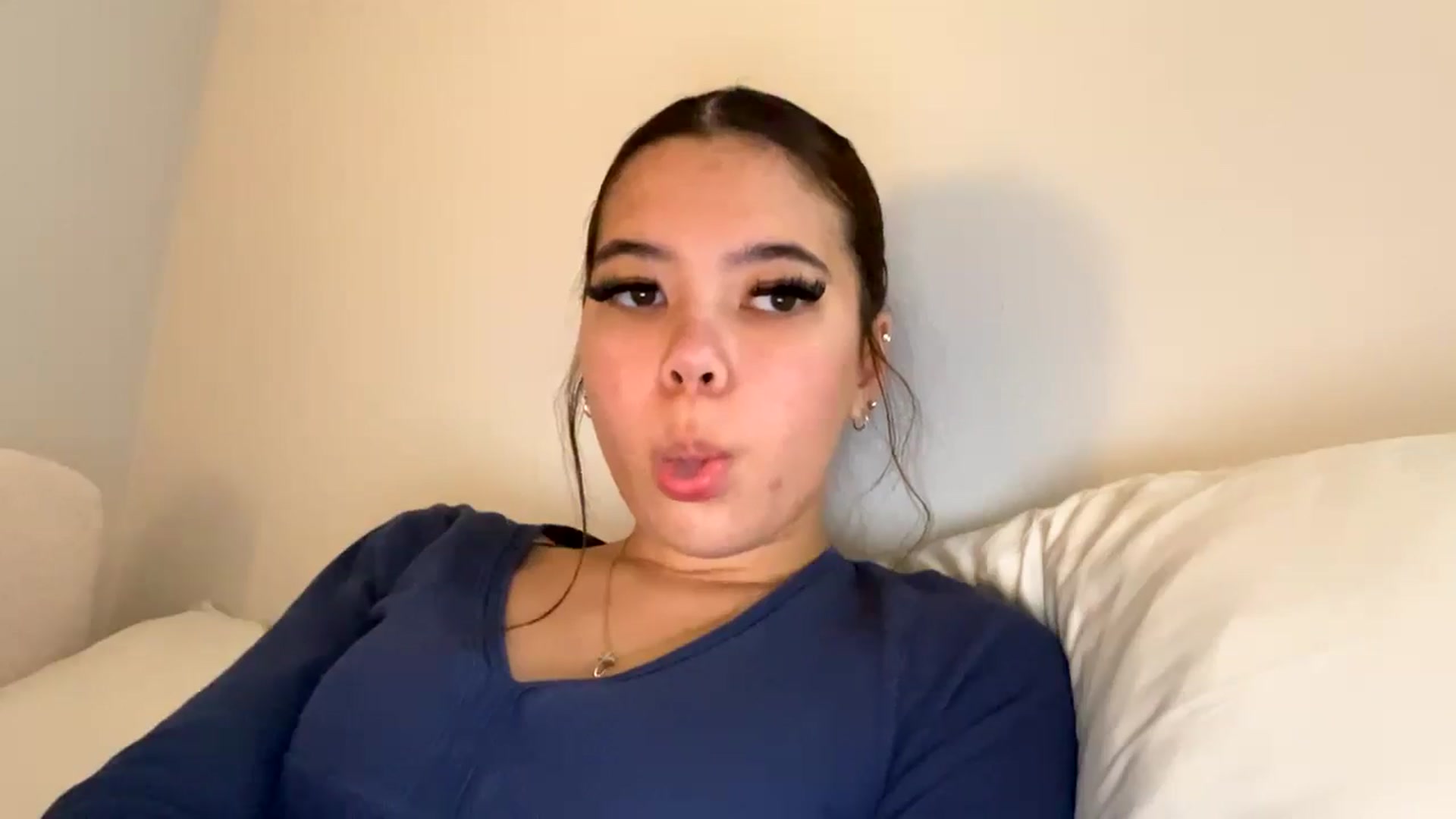 Gallery image thumbnail from Natpeach's myfreecams stream on, 04/16/2026, 23:18 image 16 of 20