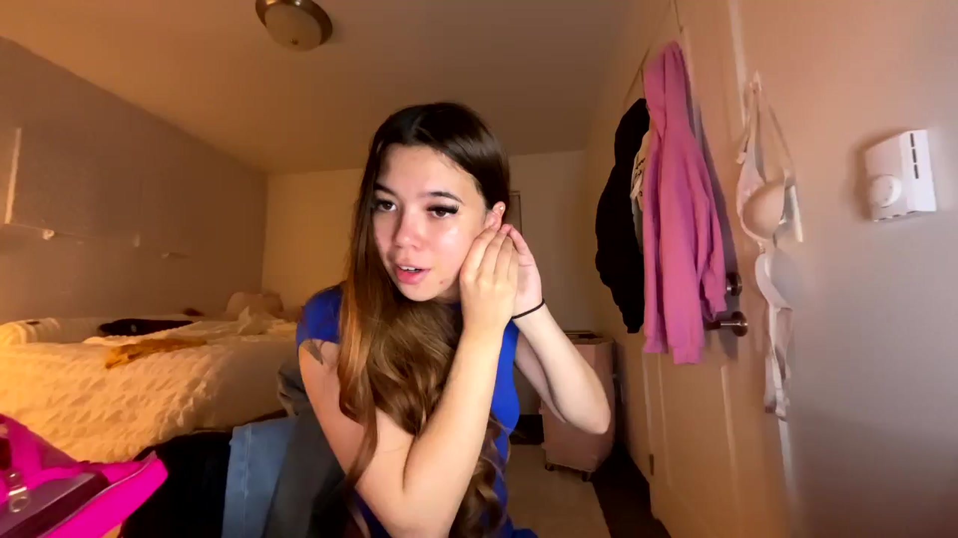 Gallery image thumbnail from Natpeach's myfreecams stream on, 04/21/2026, 06:44 image 1 of 20