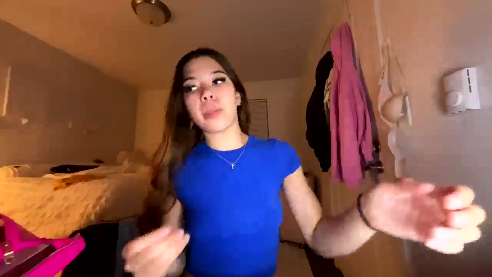 Gallery image thumbnail from Natpeach's myfreecams stream on, 04/21/2026, 06:44 image 2 of 20