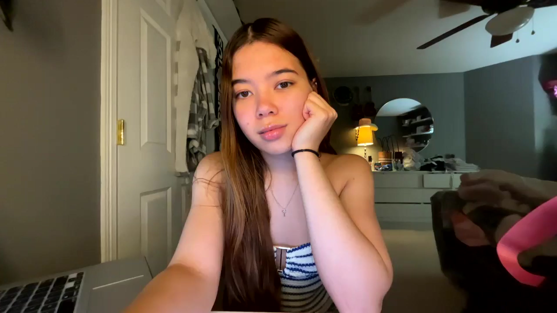 Gallery image thumbnail from Natpeach's myfreecams stream on, 04/24/2026, 07:00 image 5 of 20