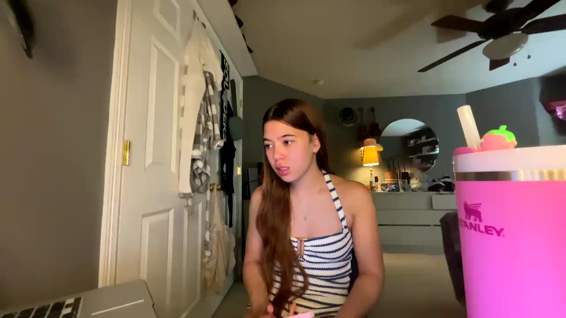 Gallery image thumbnail from Natpeach's myfreecams stream on, 04/24/2026, 07:00 image 2 of 20