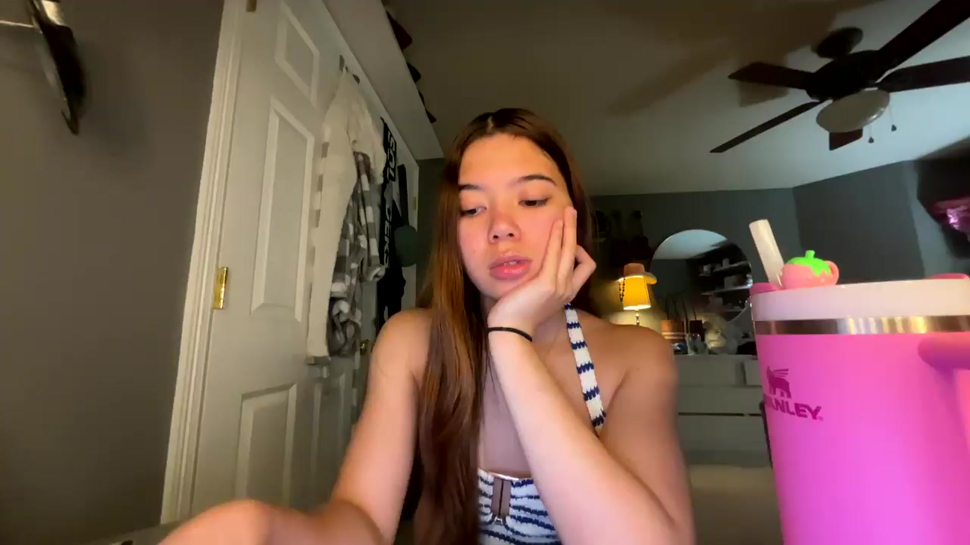 Gallery image thumbnail from Natpeach's myfreecams stream on, 04/24/2026, 07:00 image 4 of 20