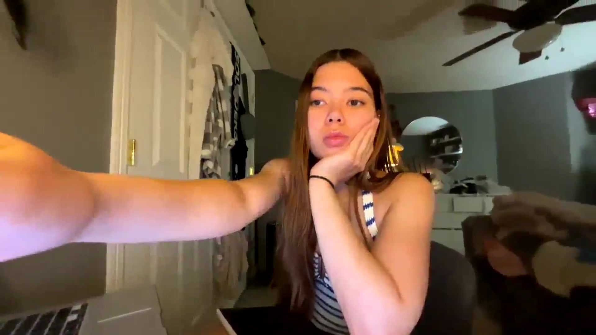 Gallery image thumbnail from Natpeach's myfreecams stream on, 04/24/2026, 07:00 image 7 of 20