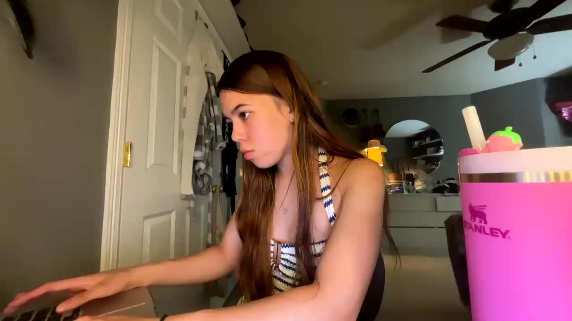 Gallery image thumbnail from Natpeach's myfreecams stream on, 04/24/2026, 07:00 image 1 of 20