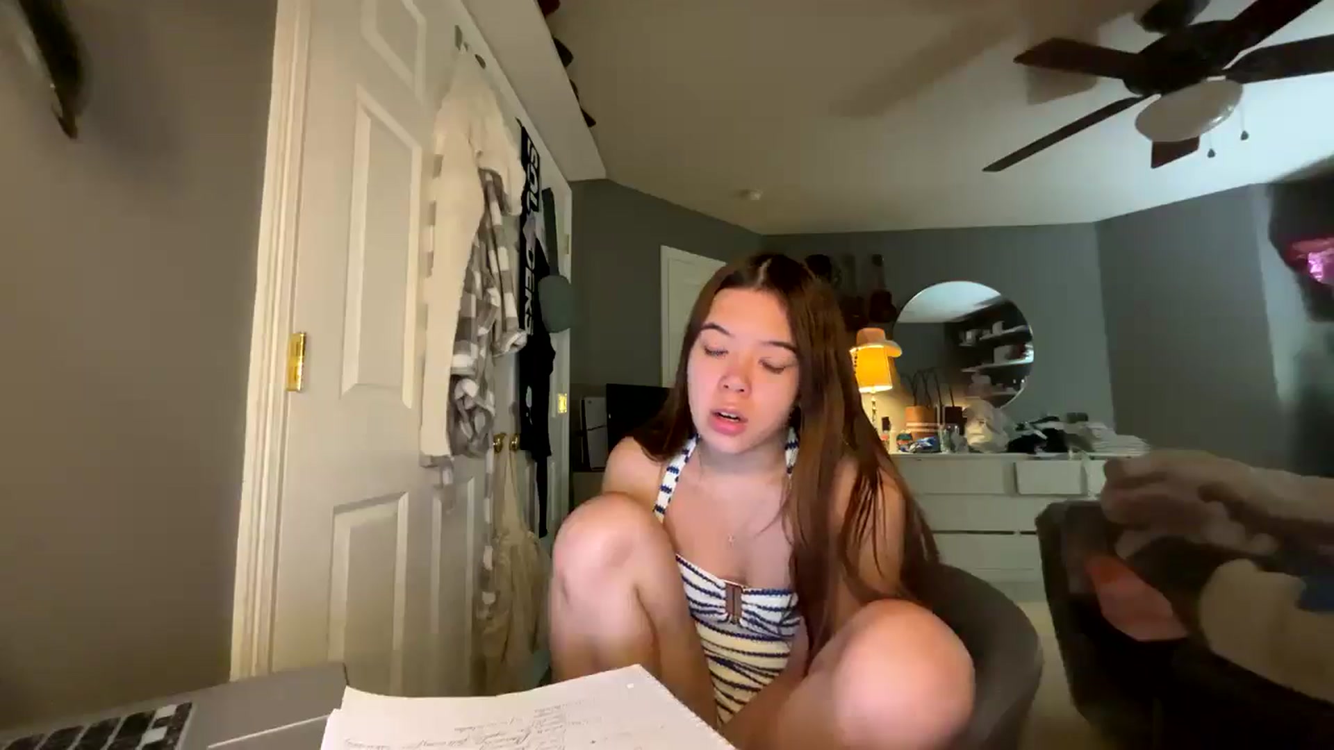 Gallery image thumbnail from Natpeach's myfreecams stream on, 04/24/2026, 07:00 image 18 of 20